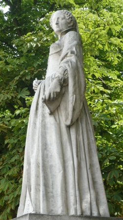 statue of Jeanne d'Albret