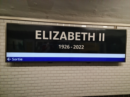 Elizabeth II signage